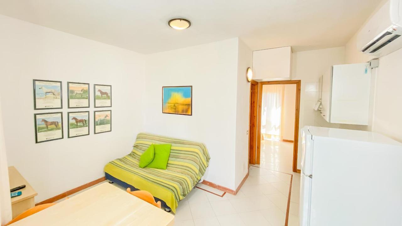 Residence Approdo Verde San Teodoro  Exteriör bild